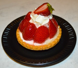 Top 15 Snacks and Desserts at Walt Disney World - Strawberry Tart